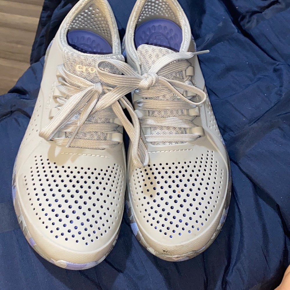 New crocs tennis shoes camo